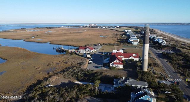 121 SE 76th Street, Oak Island, NC 28465