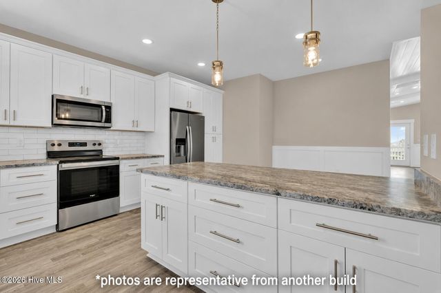 121 SE 76th Street, Oak Island, NC 28465