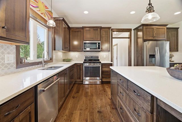 W5866 SWEET WILLIAM DRIVE, Appleton, WI 54915