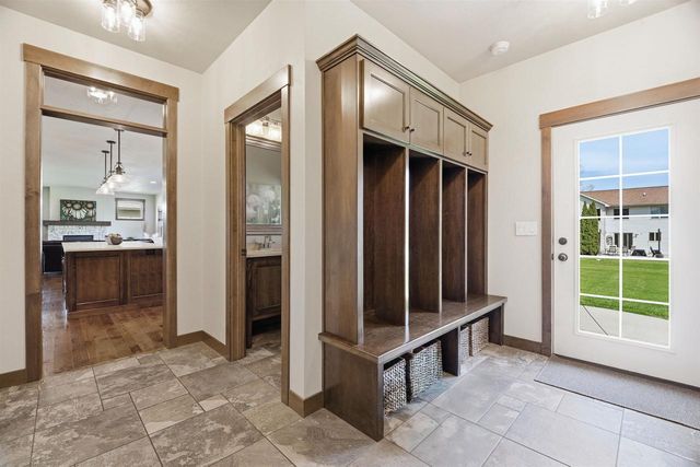 W5866 SWEET WILLIAM DRIVE, Appleton, WI 54915