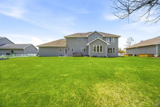 W5866 SWEET WILLIAM DRIVE, Appleton, WI 54915