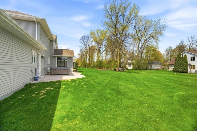 W5866 SWEET WILLIAM DRIVE, Appleton, WI 54915