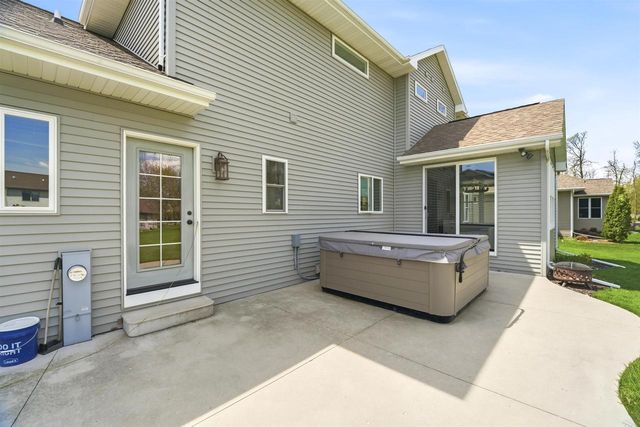 W5866 SWEET WILLIAM DRIVE, Appleton, WI 54915