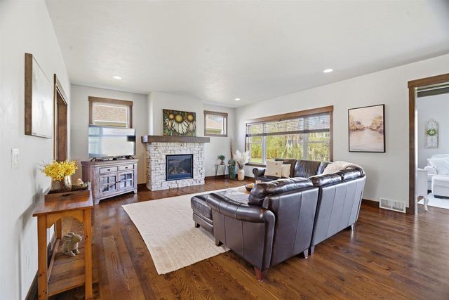 W5866 SWEET WILLIAM DRIVE, Appleton, WI 54915