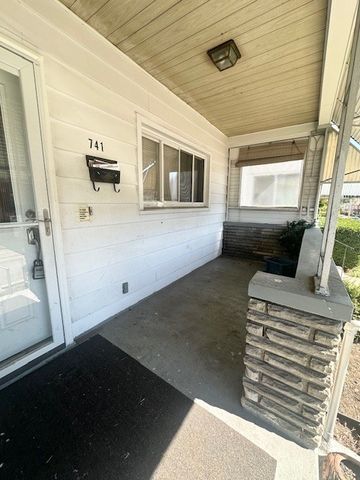 741 Waddell Ave, Clairton, PA 15025