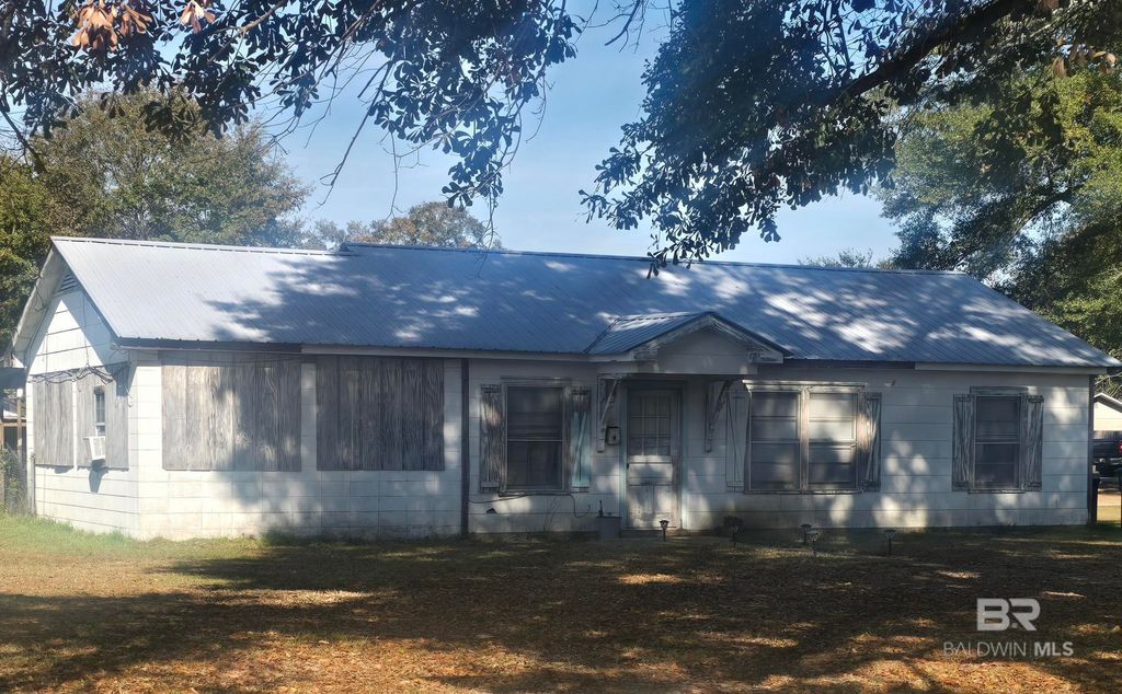 313 Cloverdale Road, Atmore, AL 36502