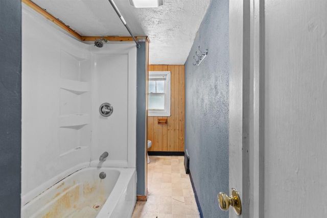 1516 W LAWRENCE STREET, Appleton, WI 54914