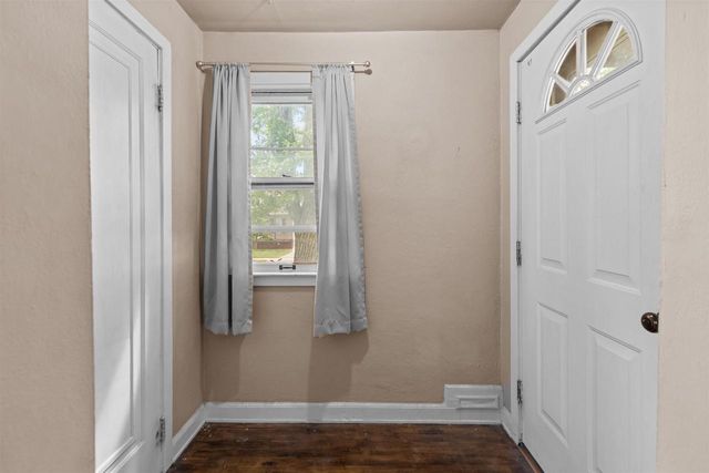 1516 W LAWRENCE STREET, Appleton, WI 54914
