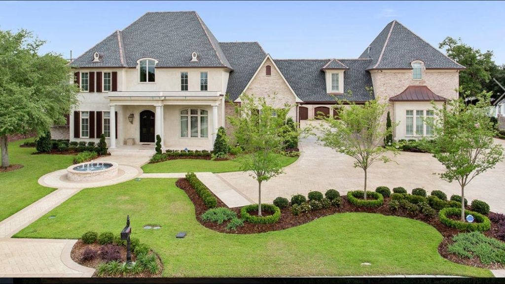 1 Glen Oaks Dr, Houma, LA 70360