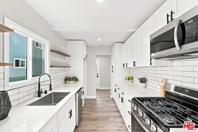 214 E 76th Place, Los Angeles, CA 90003