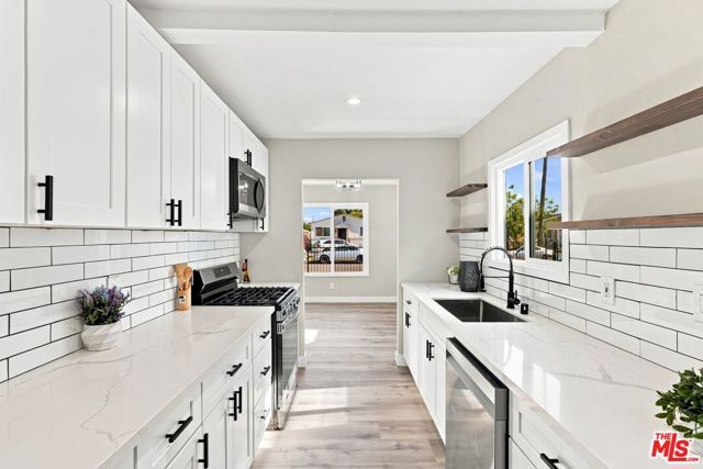 214 E 76th Place, Los Angeles, CA 90003