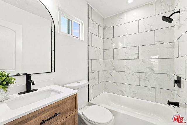 214 E 76th Place, Los Angeles, CA 90003