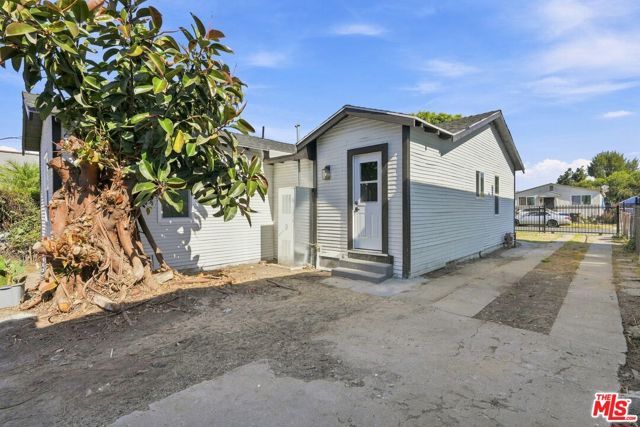 214 E 76th Place, Los Angeles, CA 90003