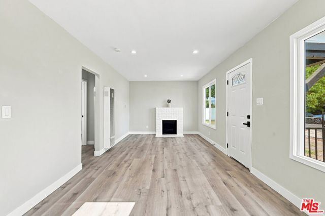 214 E 76th Place, Los Angeles, CA 90003