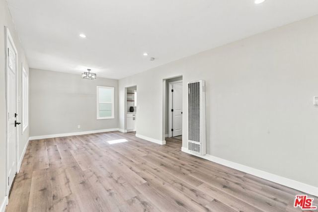 214 E 76th Place, Los Angeles, CA 90003