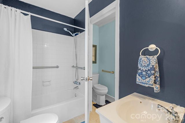 708 E John Street, Matthews, NC 28105