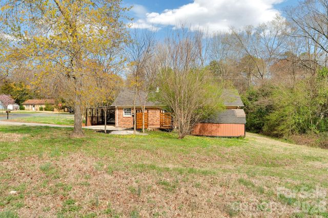 708 E John Street, Matthews, NC 28105