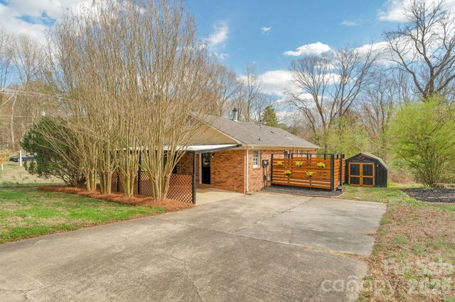 708 E John Street, Matthews, NC 28105