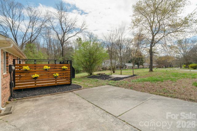 708 E John Street, Matthews, NC 28105