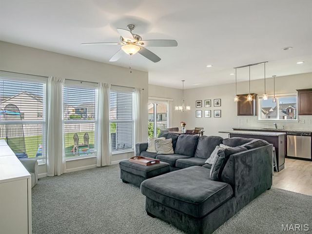 813 Hawkridge Run, Shiloh, IL 62221