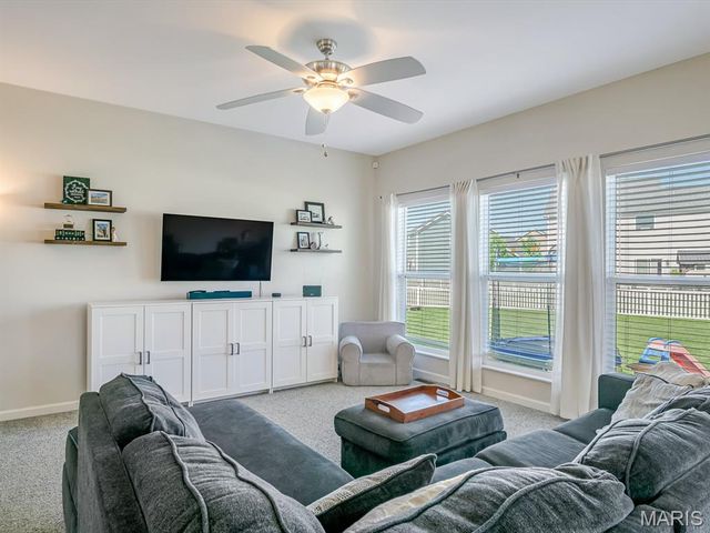 813 Hawkridge Run, Shiloh, IL 62221