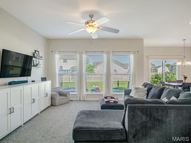 813 Hawkridge Run, Shiloh, IL 62221