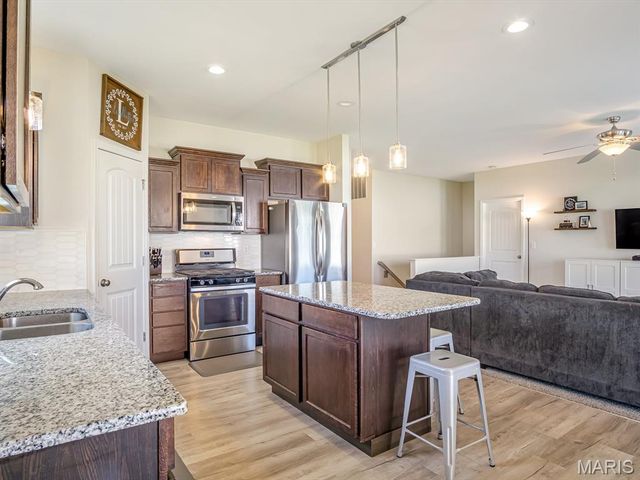 813 Hawkridge Run, Shiloh, IL 62221