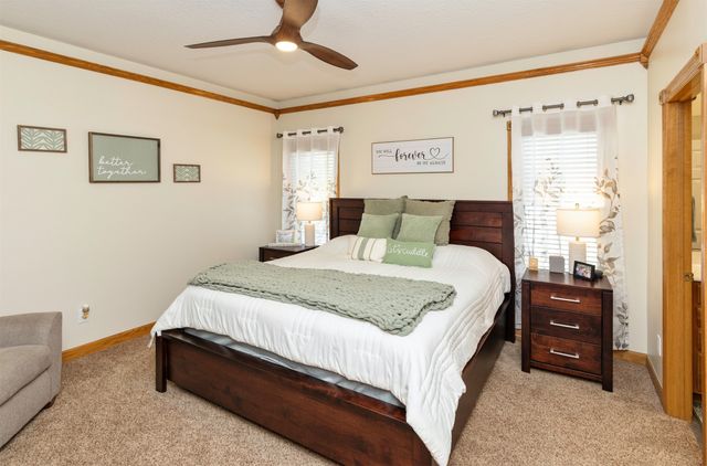 1018 Falcon Drive SE, Altoona, IA 50009