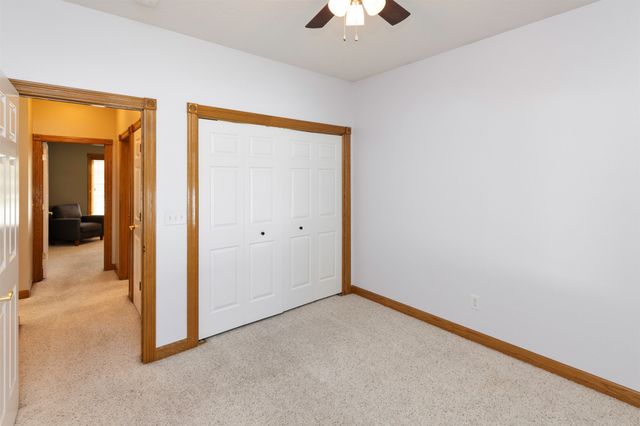 1018 Falcon Drive SE, Altoona, IA 50009