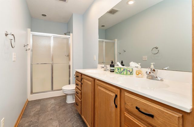 1018 Falcon Drive SE, Altoona, IA 50009