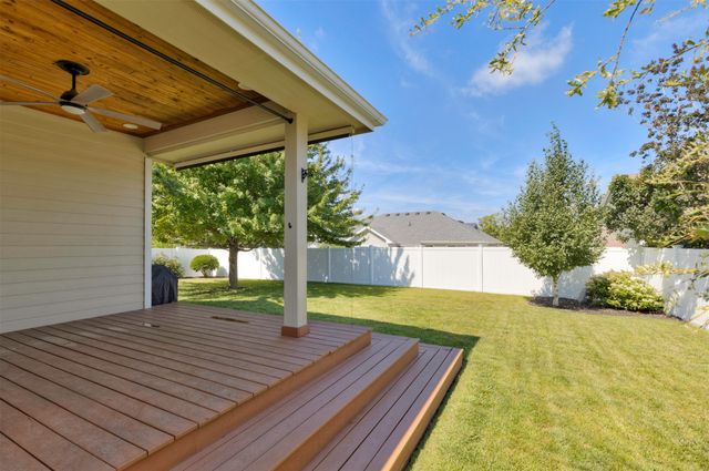 1018 Falcon Drive SE, Altoona, IA 50009