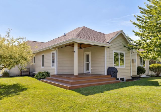 1018 Falcon Drive SE, Altoona, IA 50009