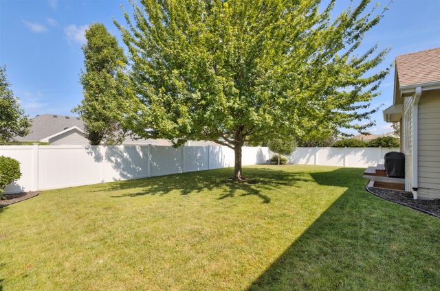 1018 Falcon Drive SE, Altoona, IA 50009