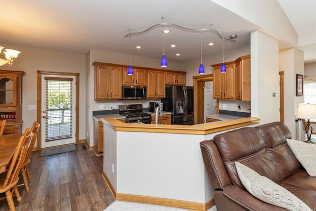 1018 Falcon Drive SE, Altoona, IA 50009