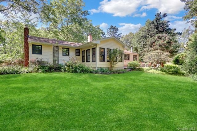 201 Miller Place Road, Miller Place, NY 11764