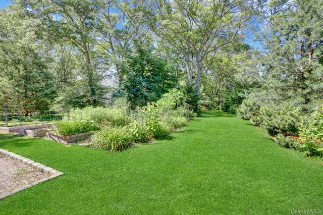 201 Miller Place Road, Miller Place, NY 11764