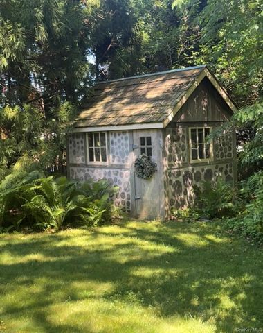 201 Miller Place Road, Miller Place, NY 11764