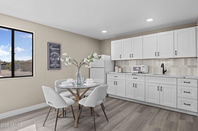 10202 W EDGEWOOD Drive, Sun City, AZ 85351