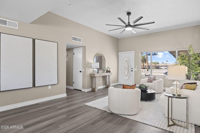 10202 W EDGEWOOD Drive, Sun City, AZ 85351