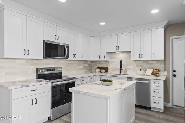 10202 W EDGEWOOD Drive, Sun City, AZ 85351
