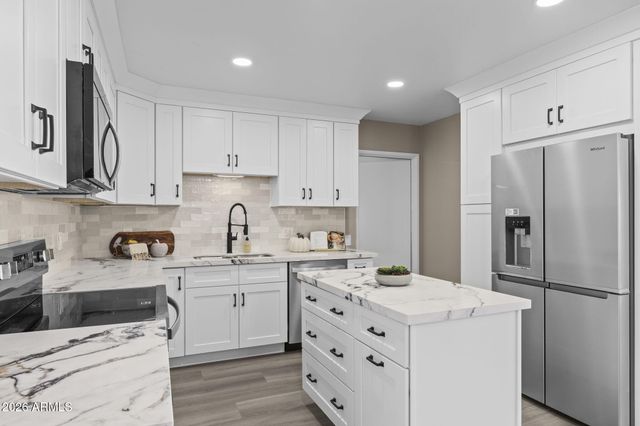 10202 W EDGEWOOD Drive, Sun City, AZ 85351