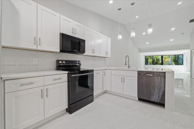 22665 Meridiana Dr, Boca Raton, FL 33433