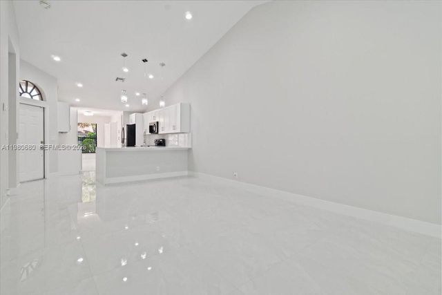 22665 Meridiana Dr, Boca Raton, FL 33433