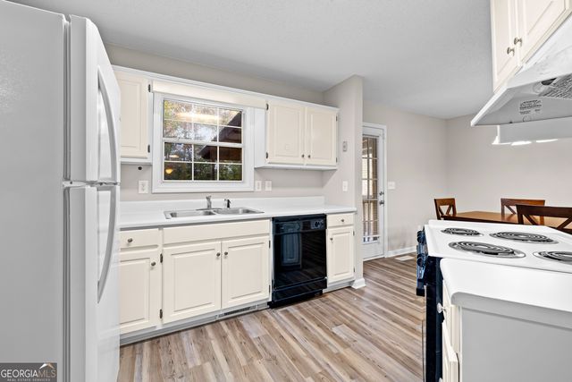 1229 N Hampton Drive, Hampton, GA 30228