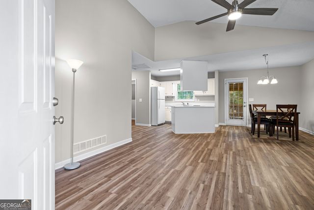 1229 N Hampton Drive, Hampton, GA 30228