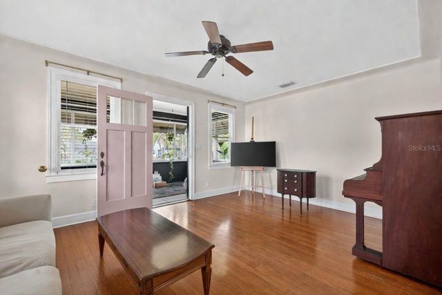 2270 7TH AVENUE N, St Petersburg, FL 33713