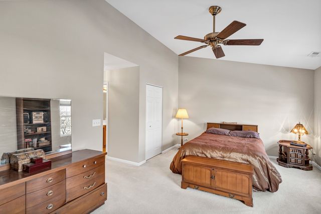 1633 Fredericksburg Lane 1633, Aurora, IL 60503