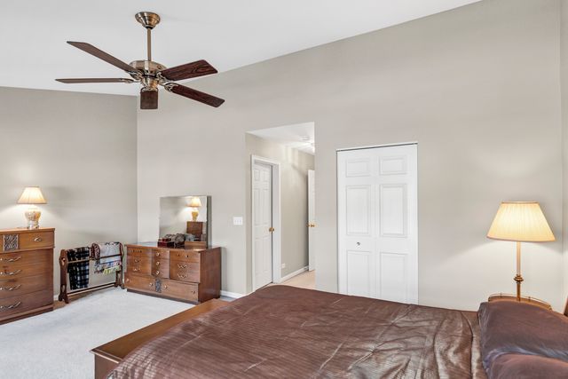 1633 Fredericksburg Lane 1633, Aurora, IL 60503