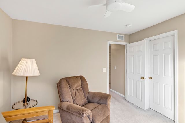 1633 Fredericksburg Lane 1633, Aurora, IL 60503