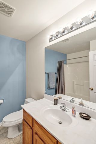 1633 Fredericksburg Lane 1633, Aurora, IL 60503